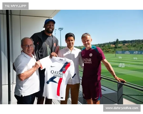 巴黎圣日耳曼球员亮相电影节 推动体育与文化跨界合作 巴黎圣日耳曼球员亮相电影节 推动体育与文化跨界合作